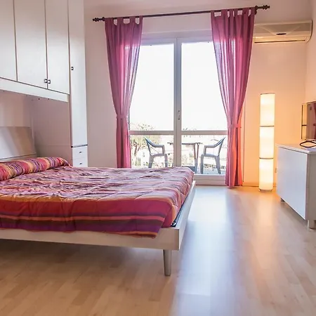 Apartment Felix Ameglia